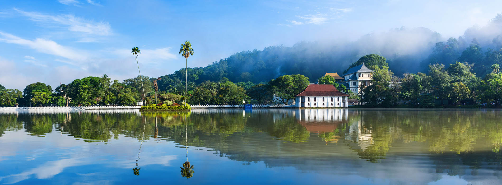 Kandy_lac_1900x700